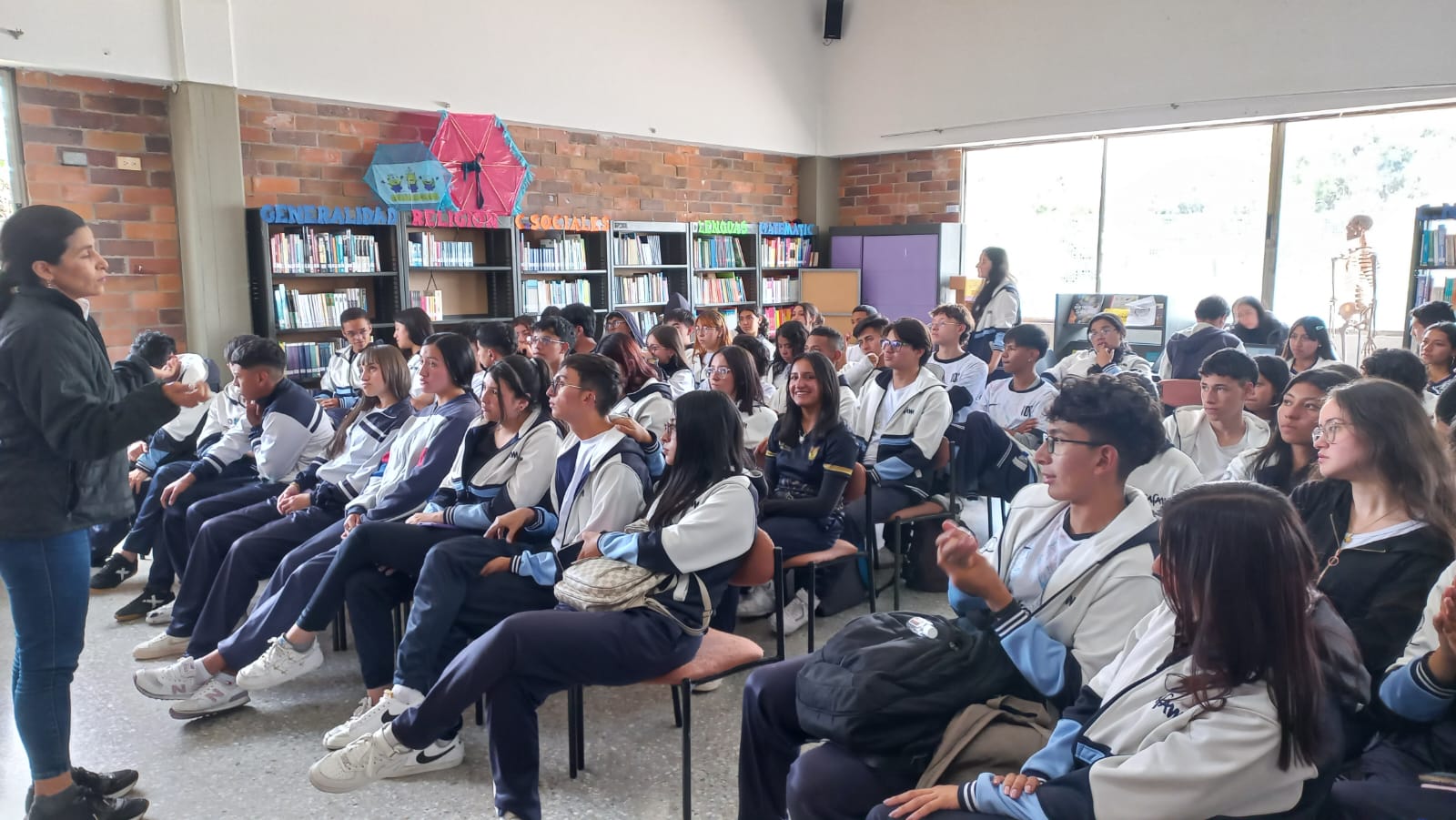 CHARLA COLEGIO CAFAM SANTA LUCIA I.E.D.