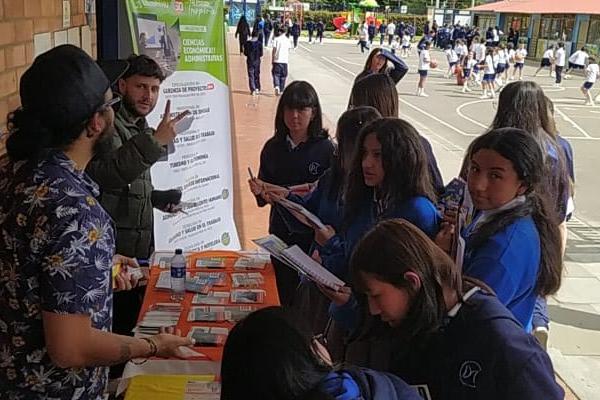 FERIA COLEGIO PEDAGÓGICO DULCE MARÍA 